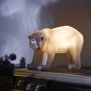 Northpoint LED Polyresin Figur Polarbär Silber mit integrierter warmweißer Lampe Dekoration Ambiente Batteriebetrieben