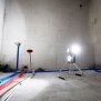 LED Baustrahler Arbeitsstrahler 1000 Lumen mit 4000mAh Akku integrierte rote Warnleuchte inkl. 12V