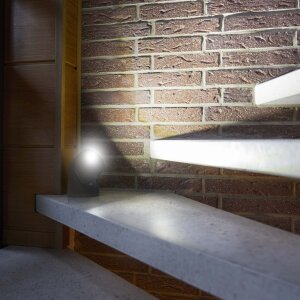 LED Batterie Spot Strahler Flutlicht mit Bewegungsmelder und Erdspieß 5000K neutralweiß 450 - Grau