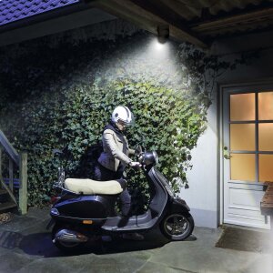 LED Batterie Spot Strahler Flutlicht mit Bewegungsmelder und Erdspieß 5000K neutralweiß 450 - Grau