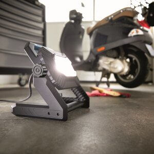 B-Ware LED Arbeitsstrahler 55 Watt dimmbar robustes Gehäuse stabiles Standgestell integrierter