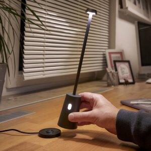 LED Tischlampe mit Ladestation stufenlos dimmbar Touchsensor warmweißes Licht 3000K für Innen