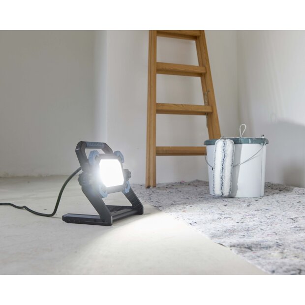 LED-werkspot FL2500R – Ansmann: 2800 lm, 30 W | VINK LISSE
