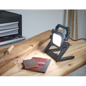 LED-Arbeitsstrahler 55 W  4500 Lumen, dimmbar, CRI 90, Tageslicht 5000 K, mit Steckdose &